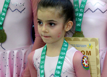 İdman gimnastikası və akrobatika üzrə Birgə Azərbaycan Birinciliyində ilk günün qalibləri mükafatlandırıldı. Bakı, Azərbaycan 3 dekabr 2015